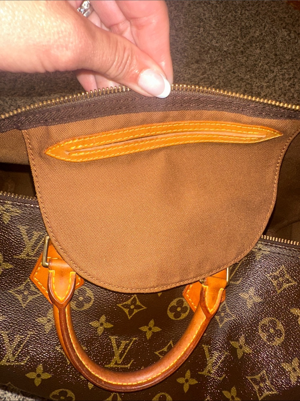 Louis Vuitton Monogram Canvas Speedy 40 - Picture 14 of 16